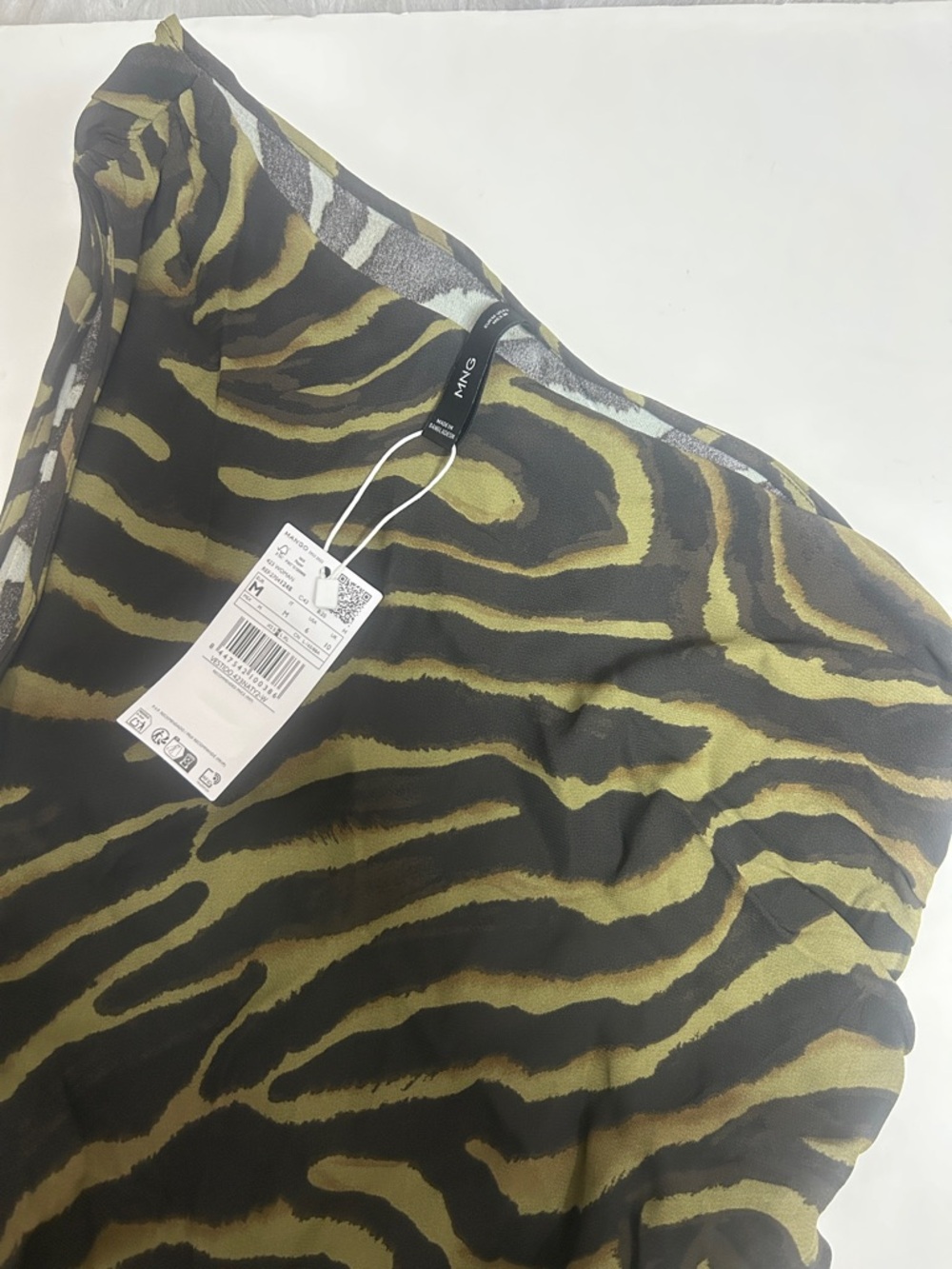 NWT (size 6) MANGO PRINTED ASYMMETRICAL DRESS - Picture 5 of 8